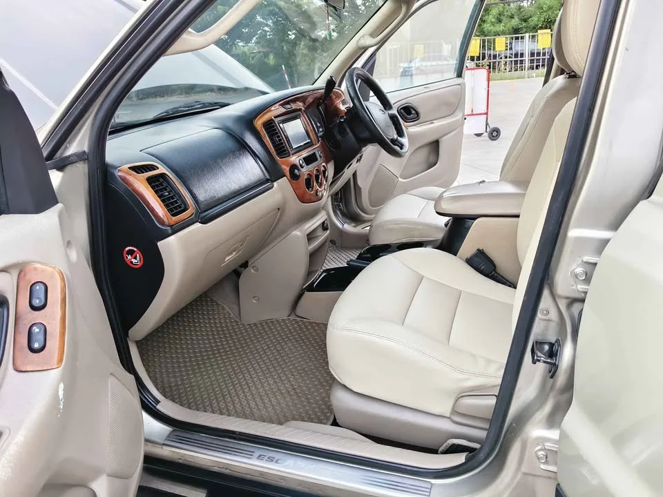2004 Ford Escape I 3