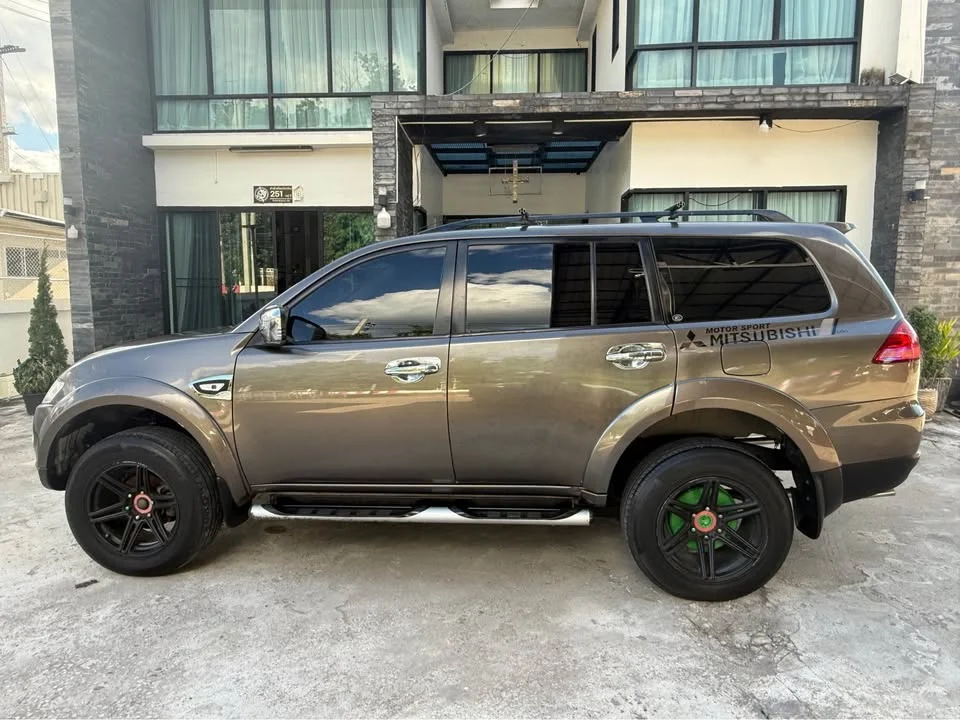 2011 Mitsubishi Pajero Sport II 2
