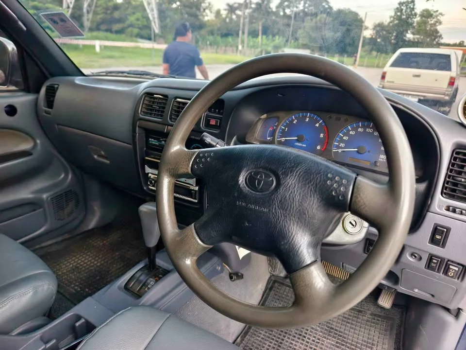 2003 Toyota Hilux Tiger VI 3
