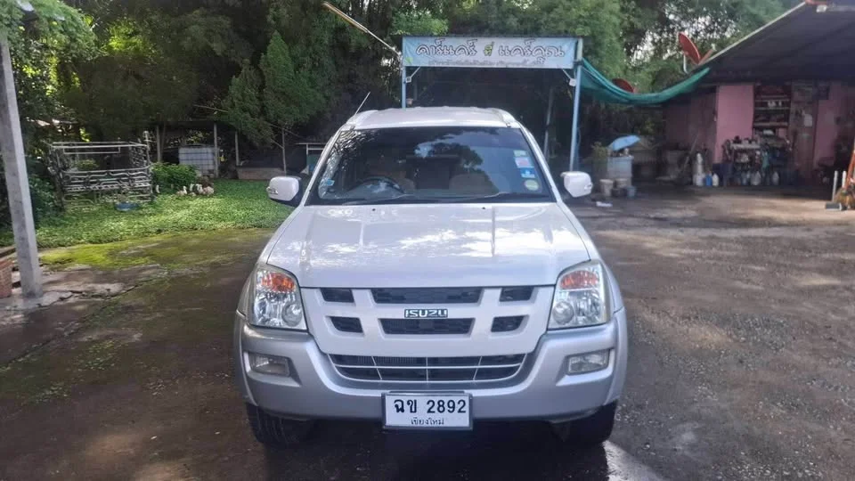2005 Isuzu MU-7 3