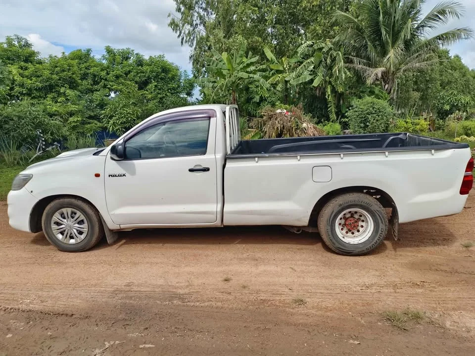 2013 Toyota Hilux VII 2