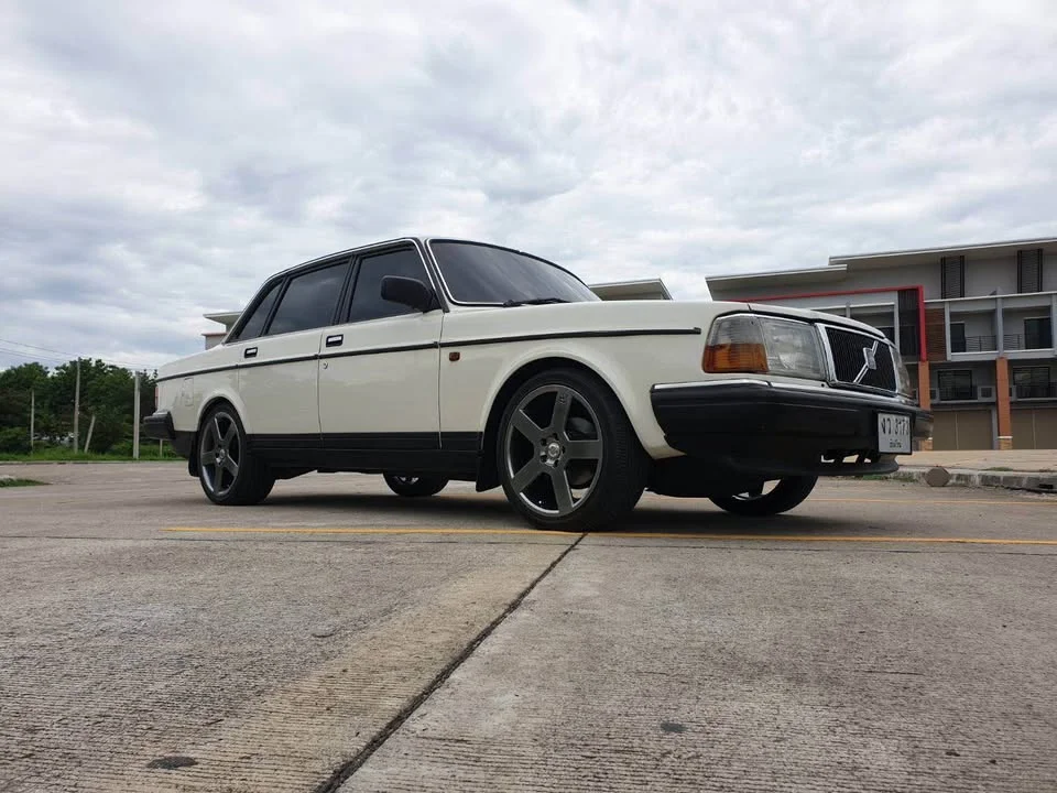 1990 Volvo 200 Series 3