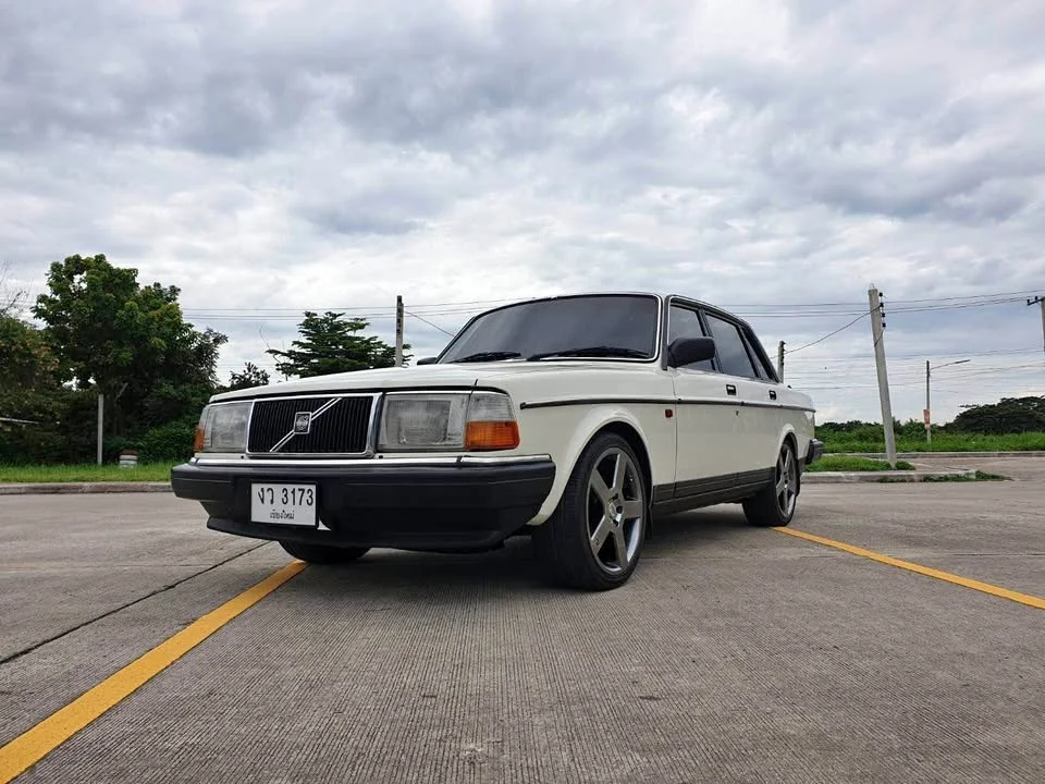 1990 Volvo 200 Series 2