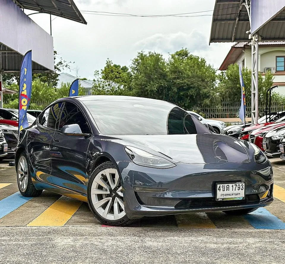 2023 Tesla Model 3 3