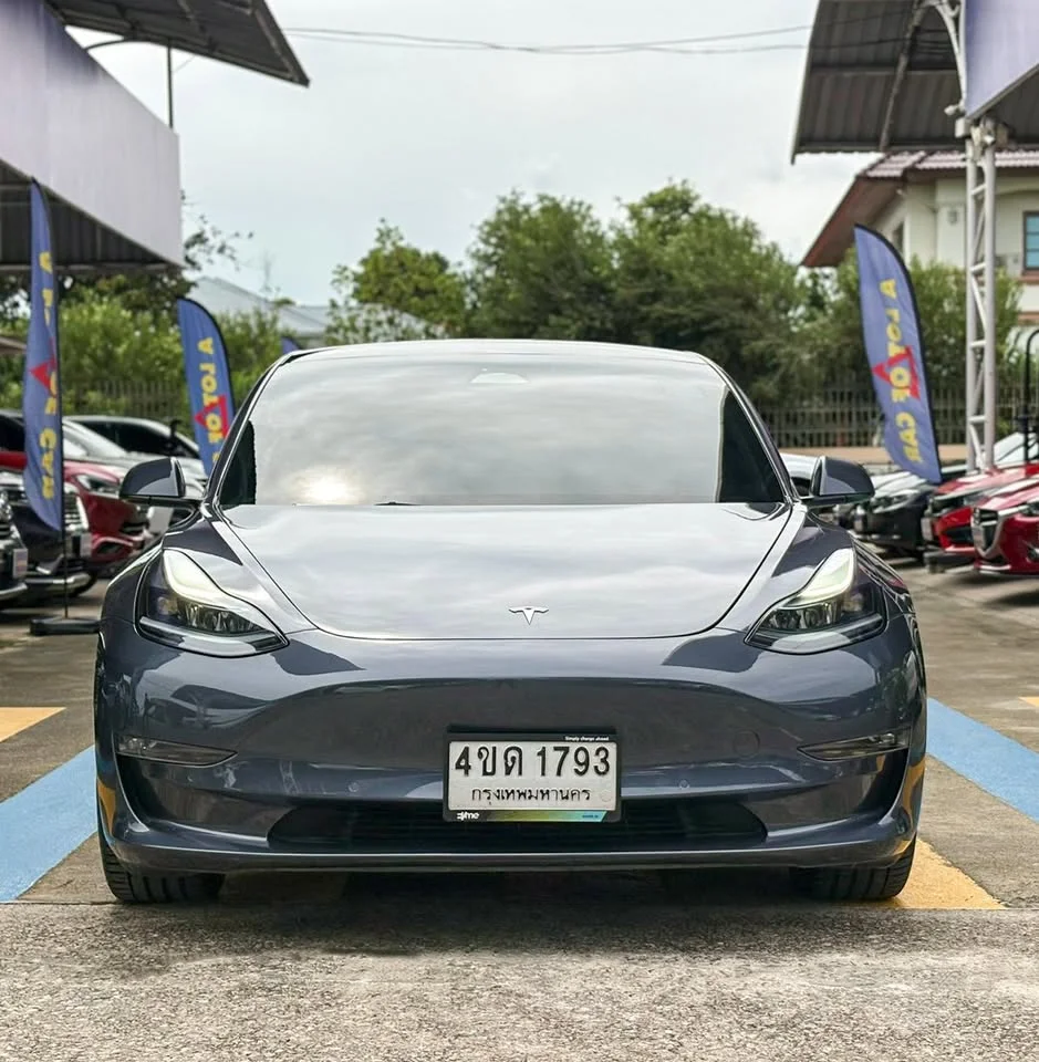 2023 Tesla Model 3 2
