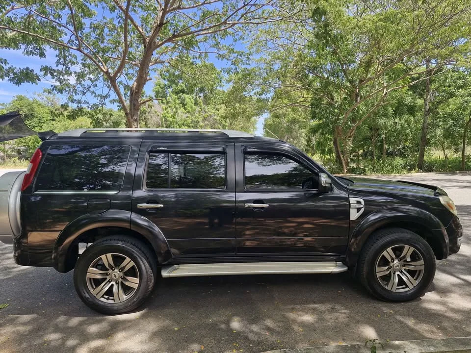 2012 Ford Everest I 3
