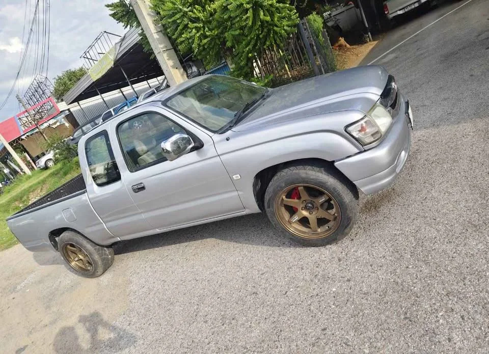 2004 Toyota Hilux Tiger VI 3