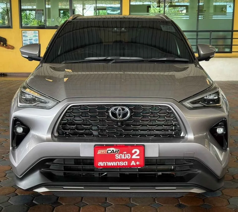 2025 Toyota Yaris Cross AC200 3