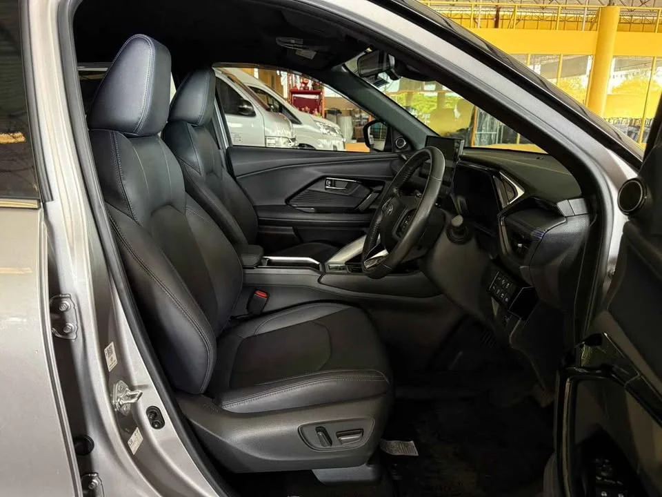 2025 Toyota Yaris Cross AC200 2