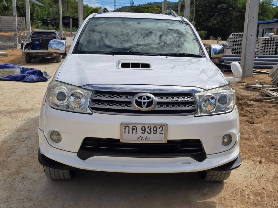 2010 Toyota Fortuner I 2