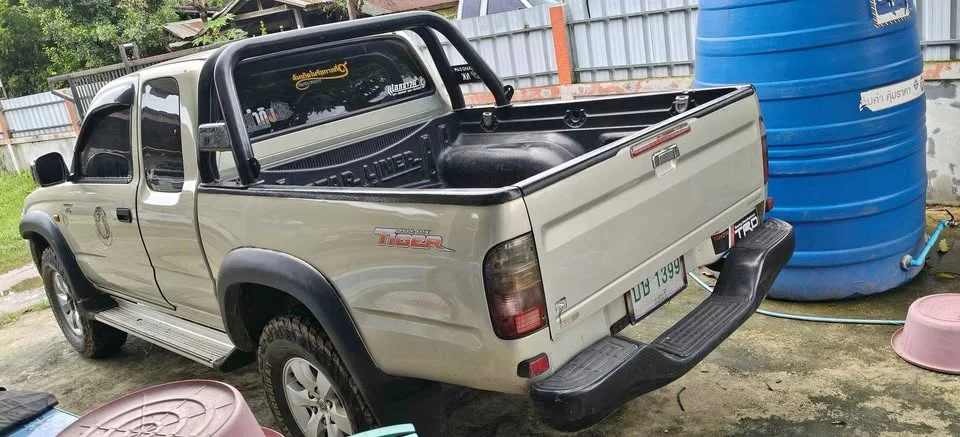 2002 Toyota Hilux Tiger VI 3