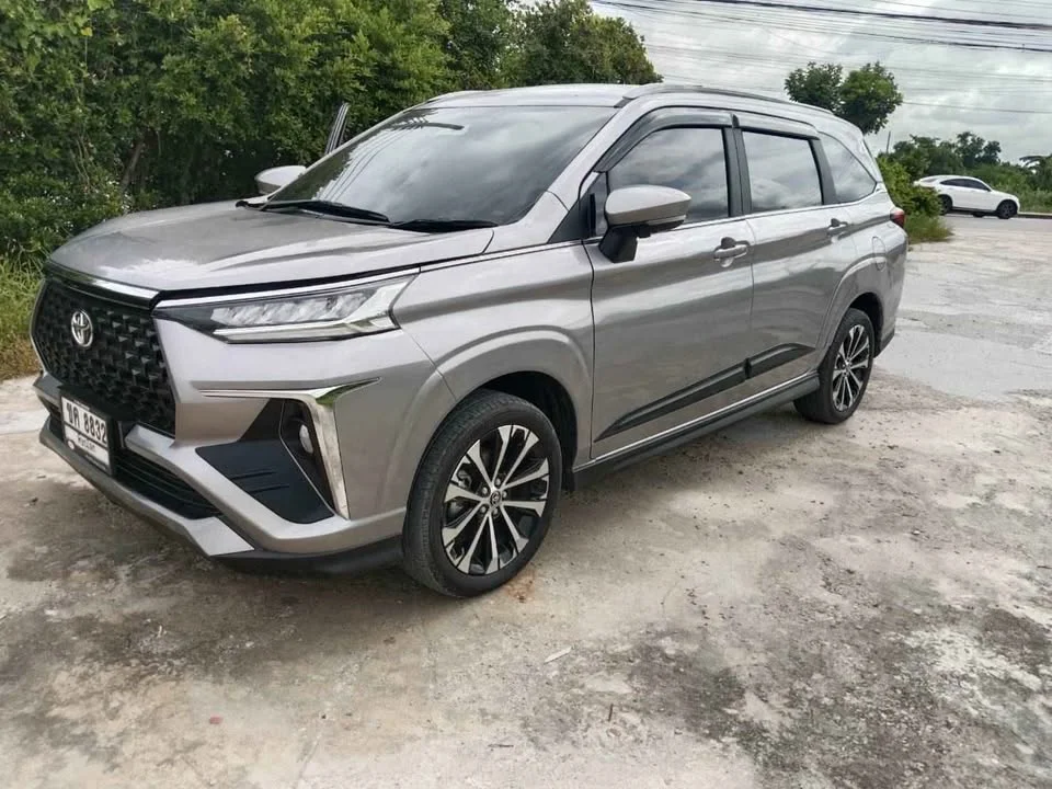 2023 Toyota Veloz III 2