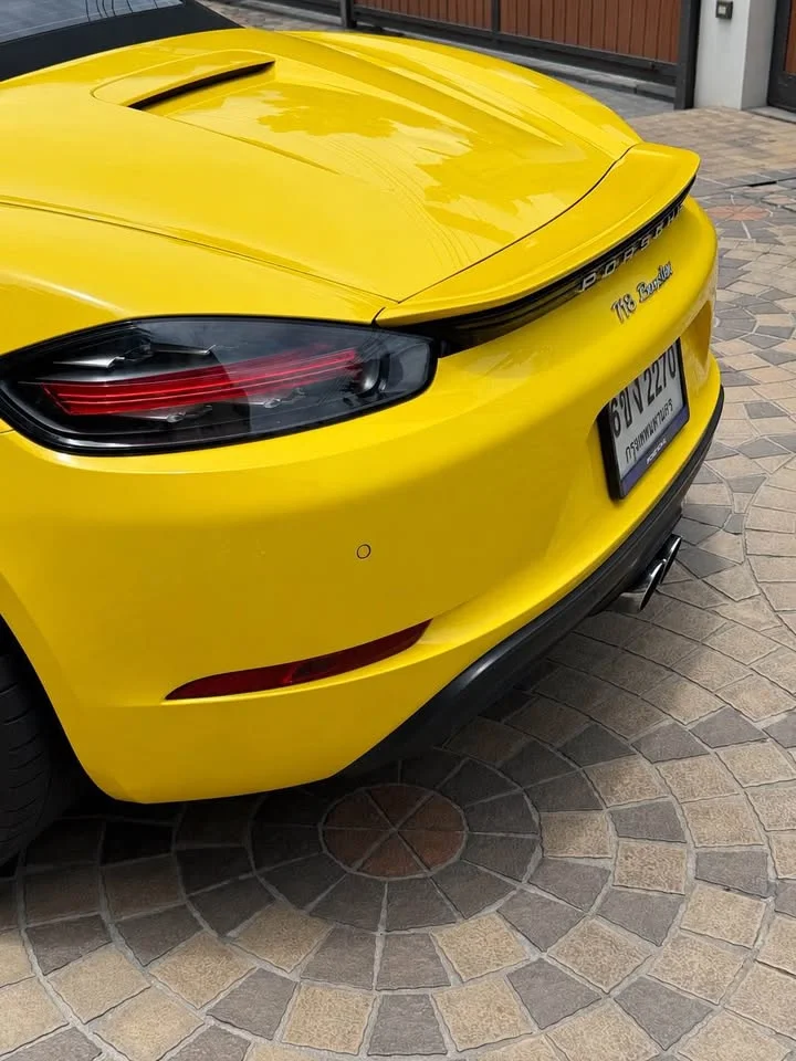 2017 Porsche 718 Boxster and Cayman IV 3