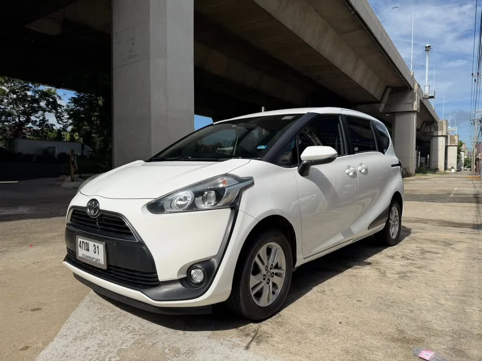 2016 Toyota Sienta II 3
