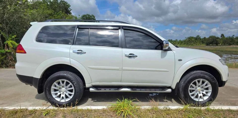 2012 Mitsubishi Pajero Sport II 2