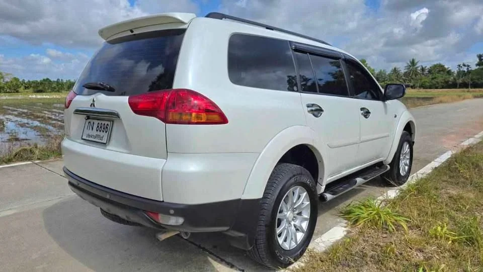 2012 Mitsubishi Pajero Sport II 2