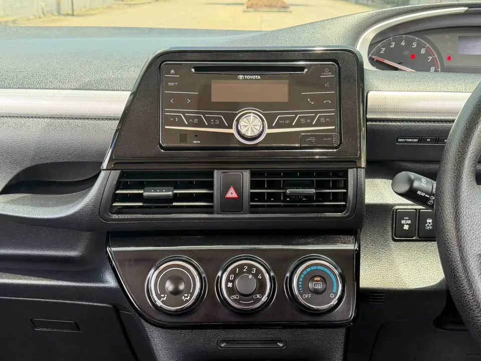 2019 Toyota Sienta II 3