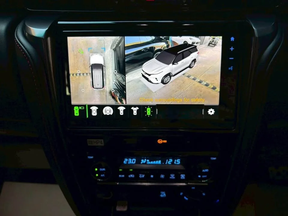 2023 Toyota Fortuner II 2