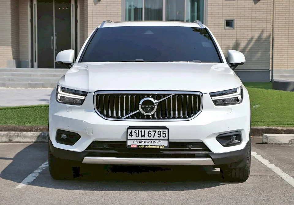 2020 Volvo XC40 2