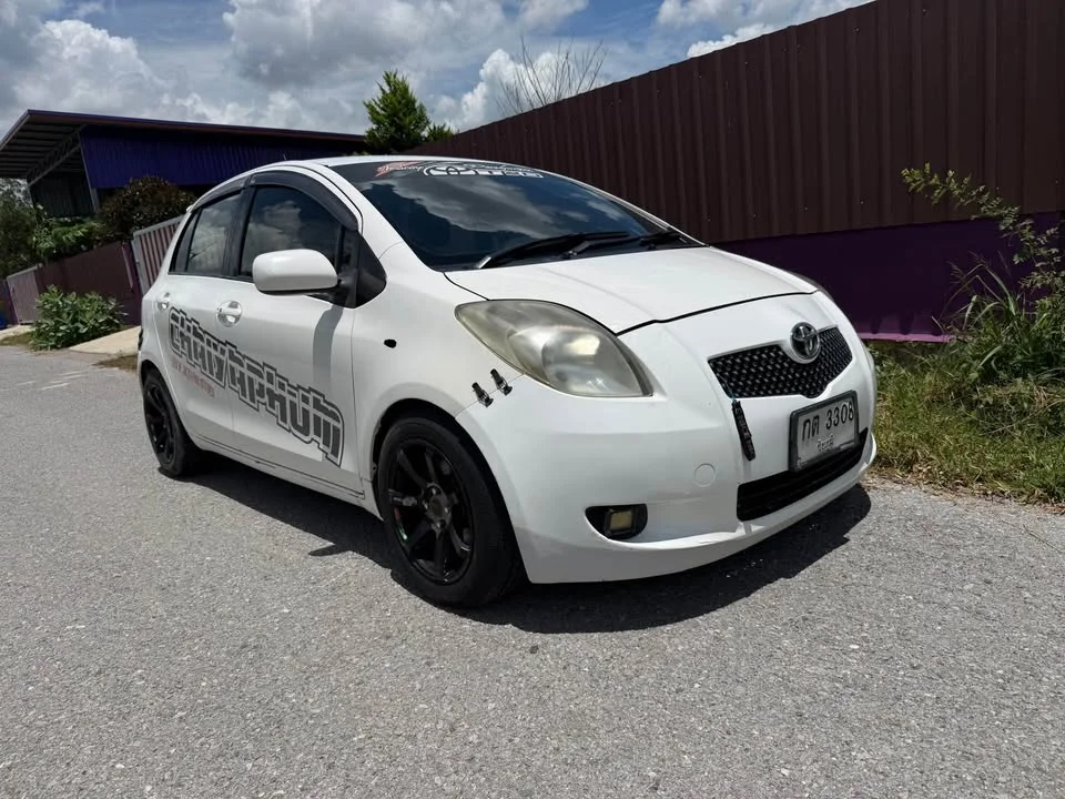 2007 Toyota Yaris II 2