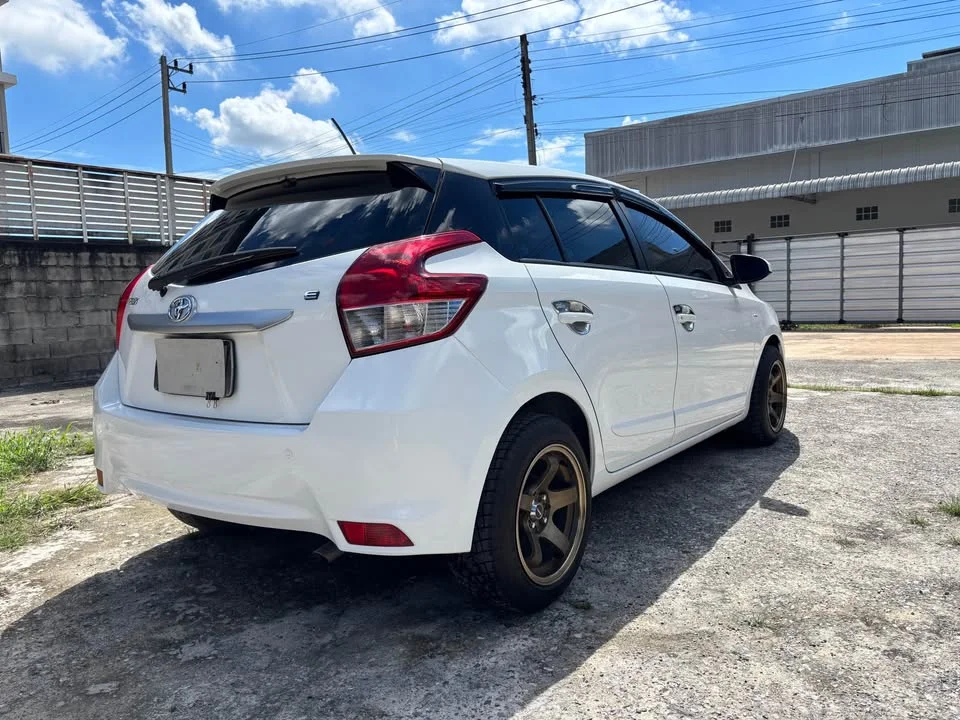 2013 Toyota Yaris III 2