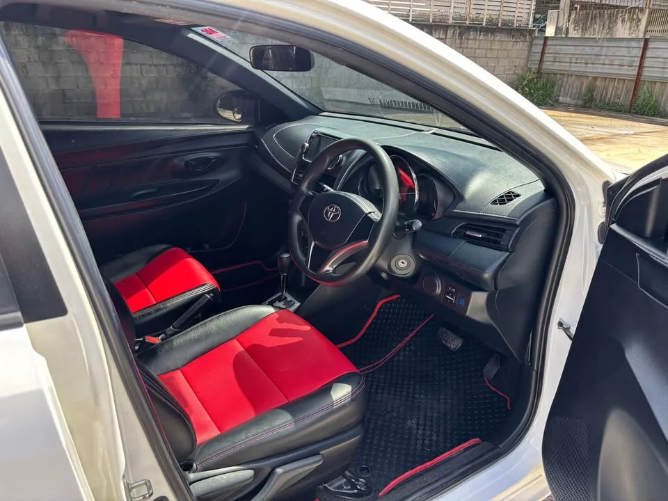 2013 Toyota Yaris III 3