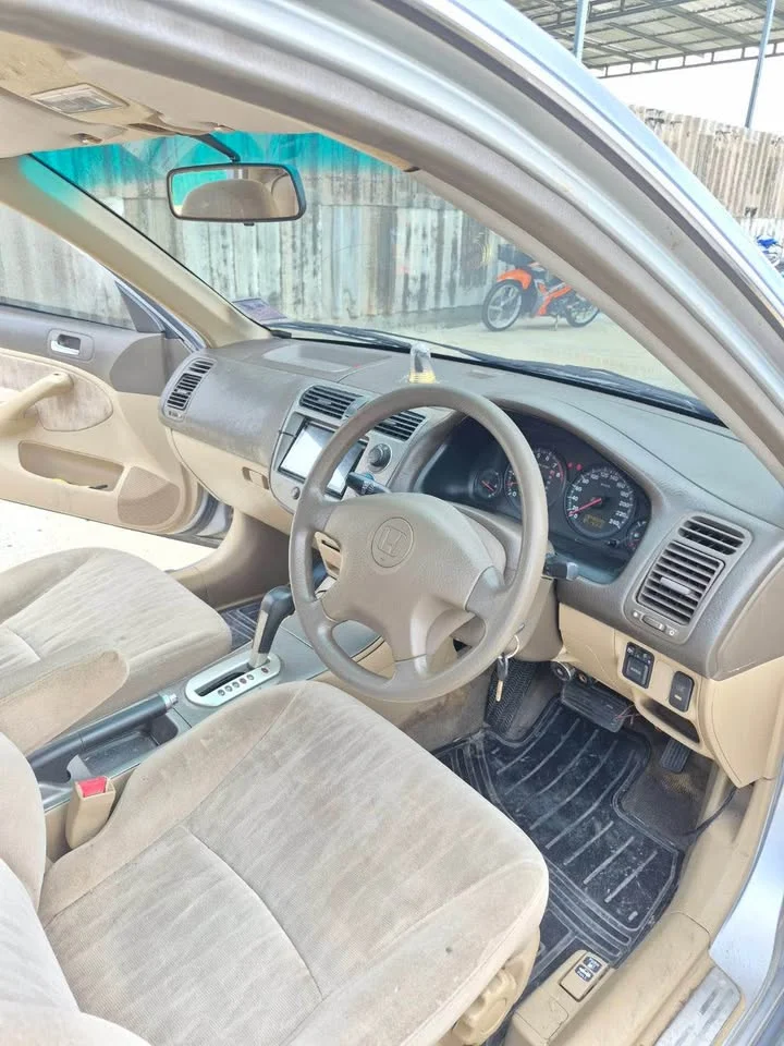 2004 Honda Civic VII 2
