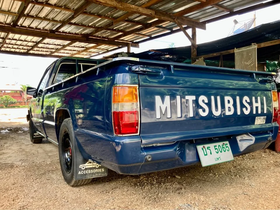 2532 Mitsubishi Triton II 2