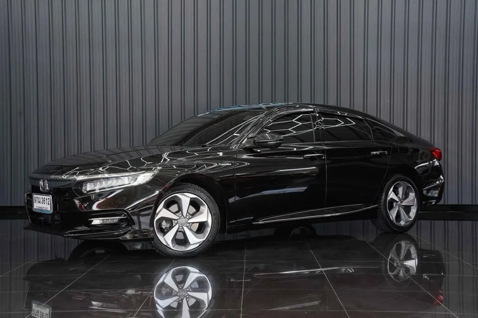 2019 Honda Accord X 3