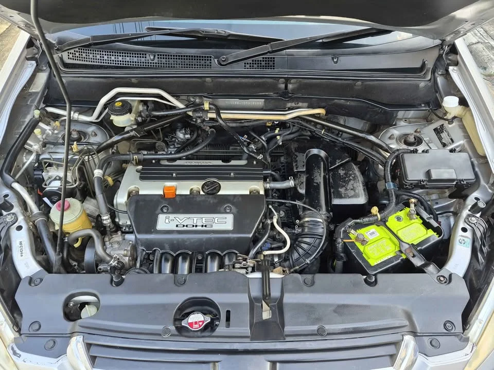2004 Honda CR-V II 2