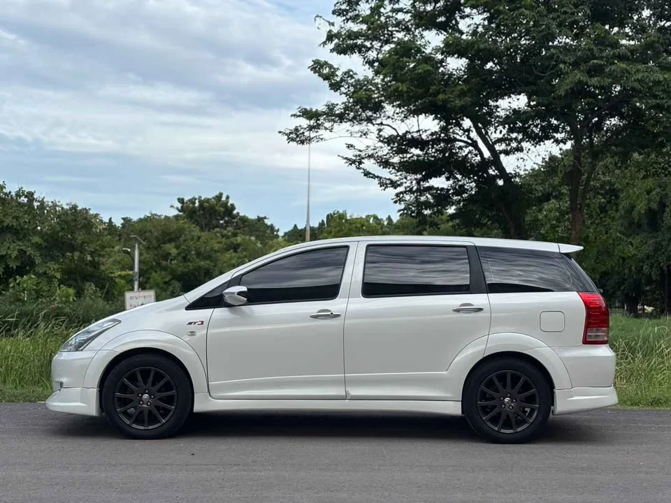 2008 Toyota Wish I 2