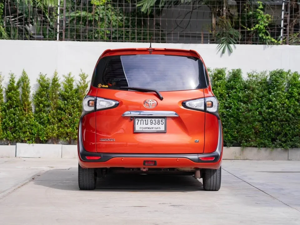 2018 Toyota Sienta II 2