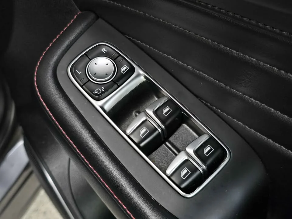 2023 MG HS 2