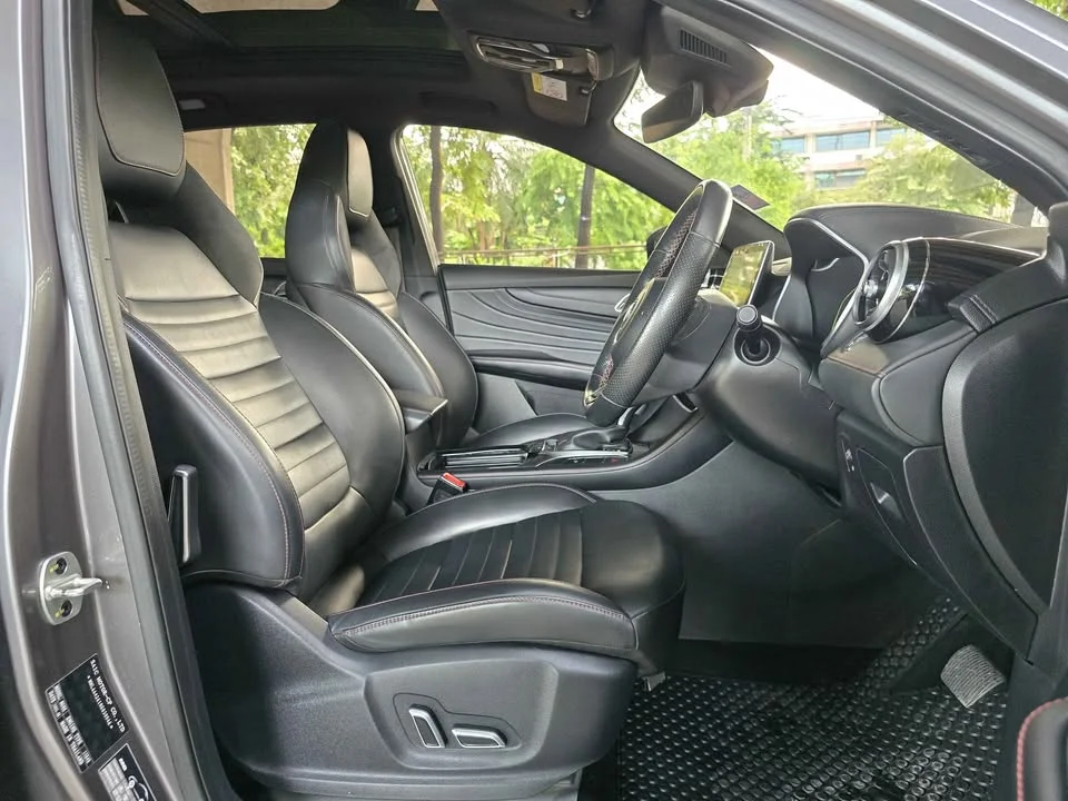 2023 MG HS 3