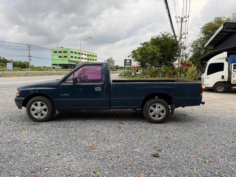 1997 Isuzu TFR III 2