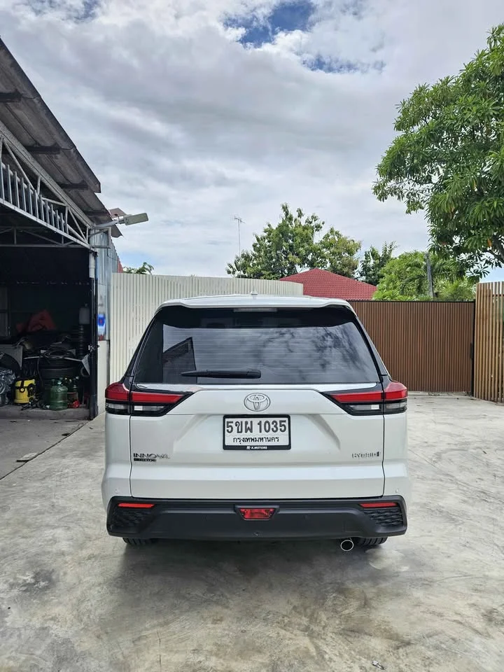 2024 Toyota Innova III 3