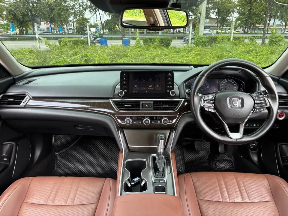 2019 Honda Accord X 3