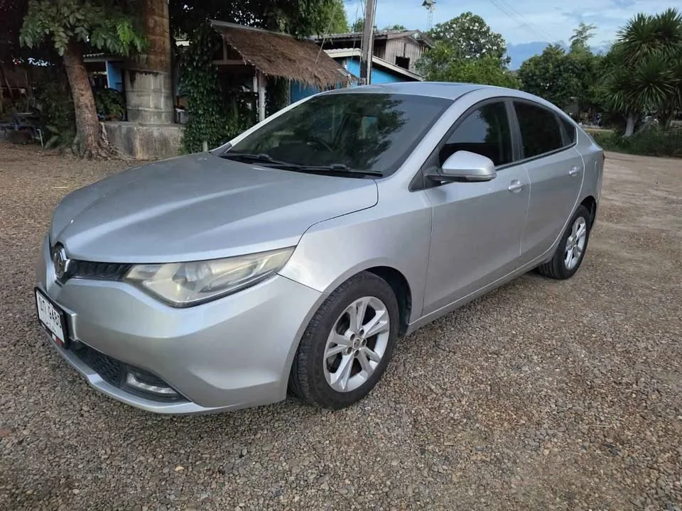2015 MG 5 I  3