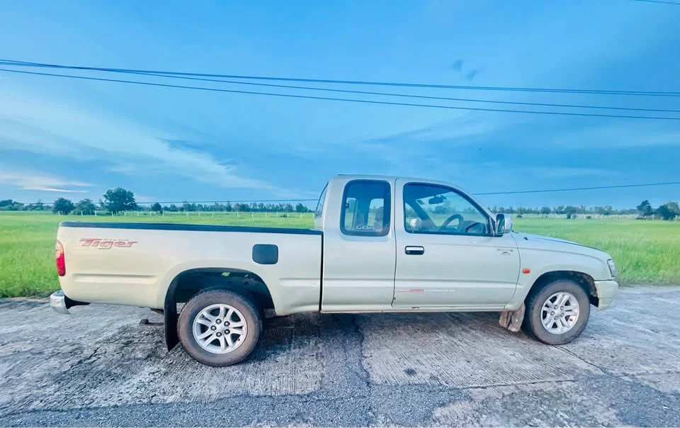 2002 Toyota Hilux Tiger VI 3
