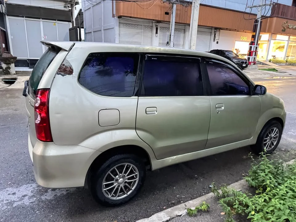 2004 Toyota Avanza I 2