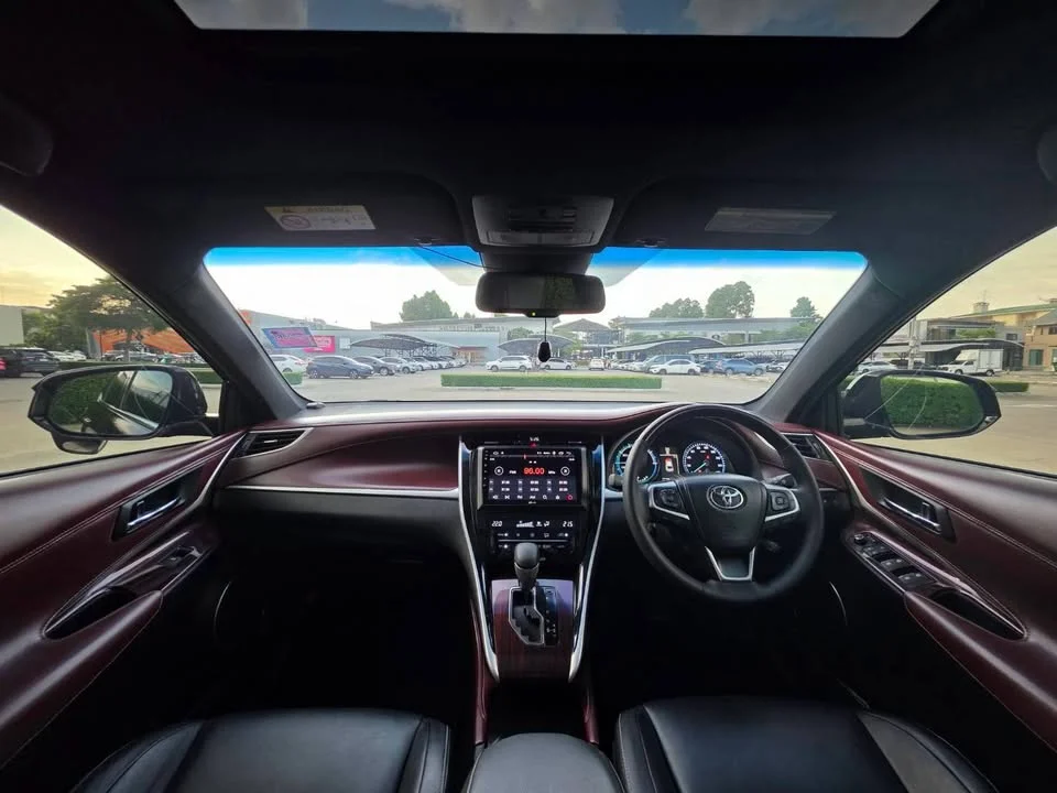 2014 Toyota Harrier III 2