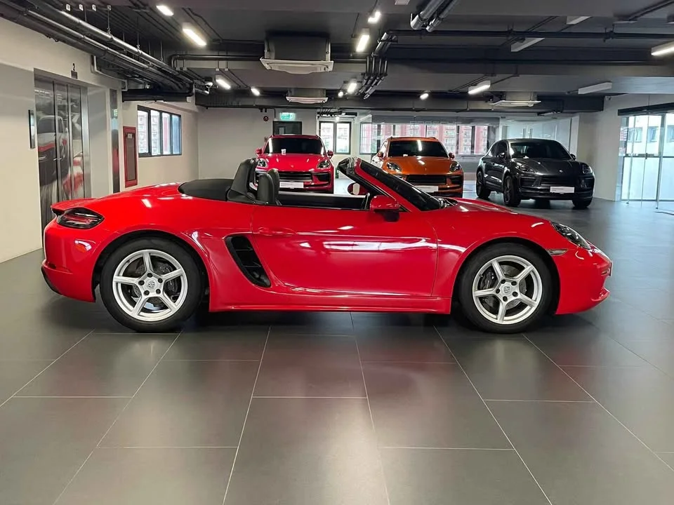 2017 Porsche 718 Boxster and Cayman IV 2