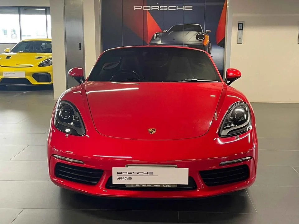 2017 Porsche 718 Boxster and Cayman IV 3