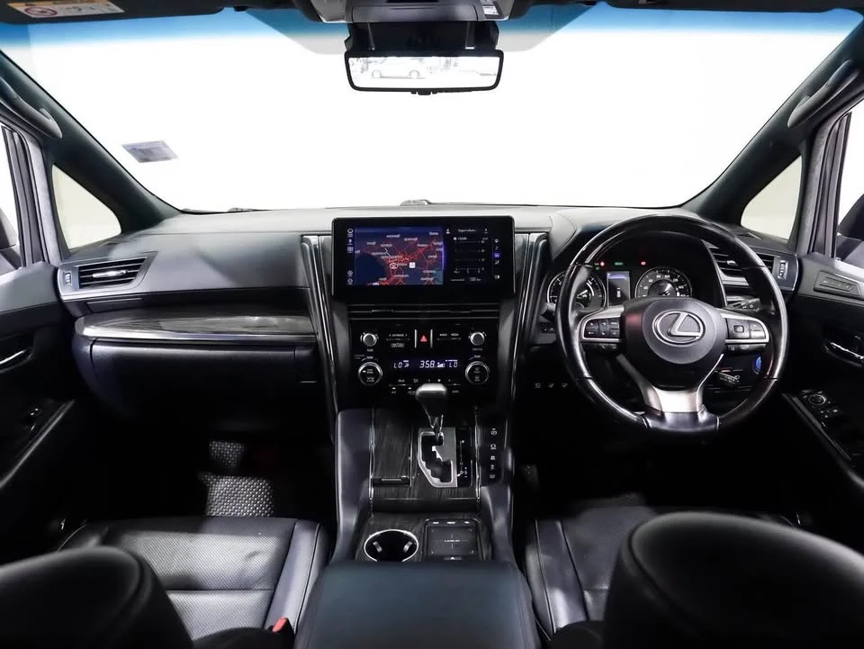 2020 Lexus LM I 3