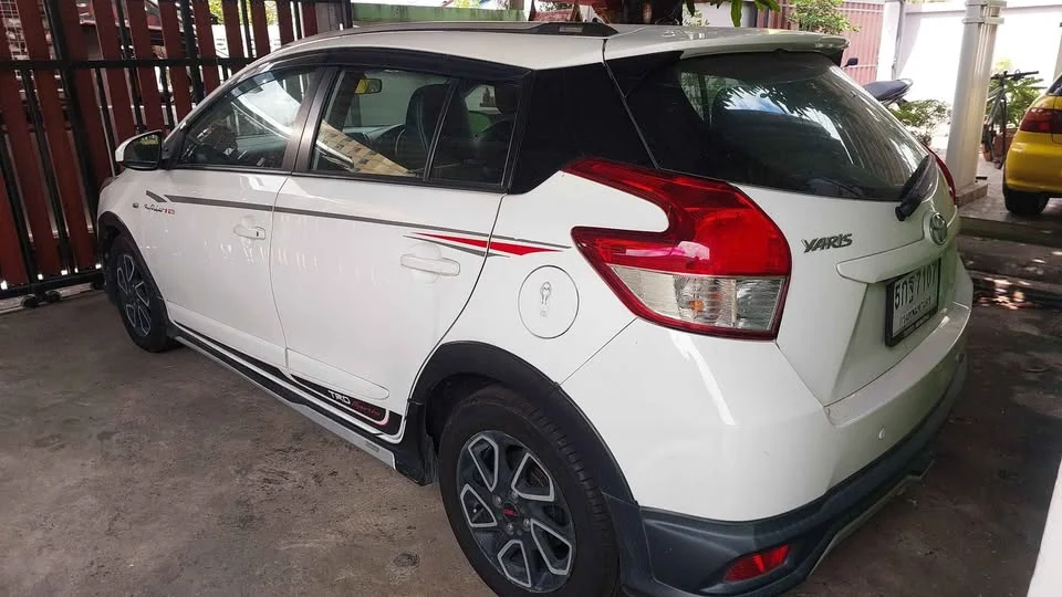 2016 Toyota Yaris III 2