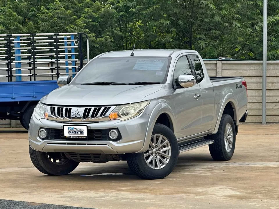 2015 Mitsubishi Triton V 3