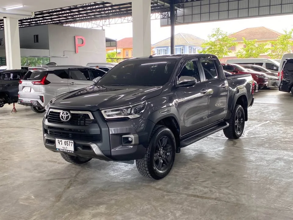 2023 Toyota Hilux VIII 3
