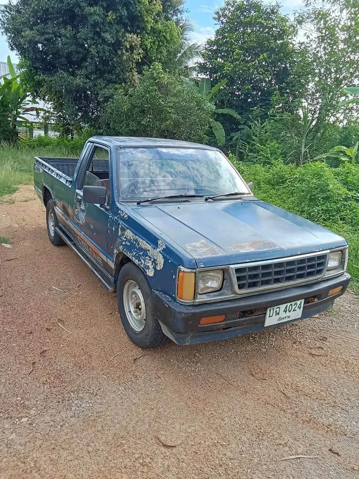 1986 Mitsubishi Triton II 3