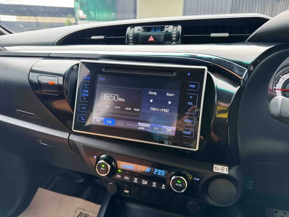 2020 Toyota Hilux VIII 2
