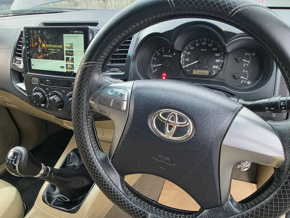 2014 Toyota Hilux VII 3